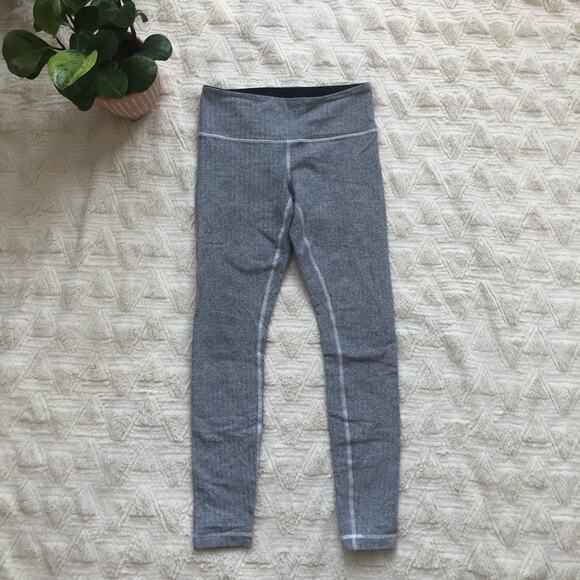 Lululemon Wunder Under Crop Leggings in Herringbone White Black - Picture 2 of 8